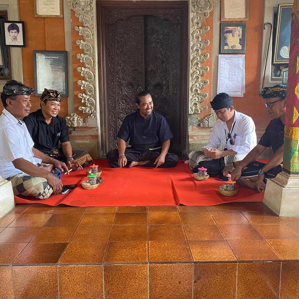 Melayat Ke Rumah Duka Alm Ida Bhatara Lepas (Ida Bhujangga Rsi Adi Guru)