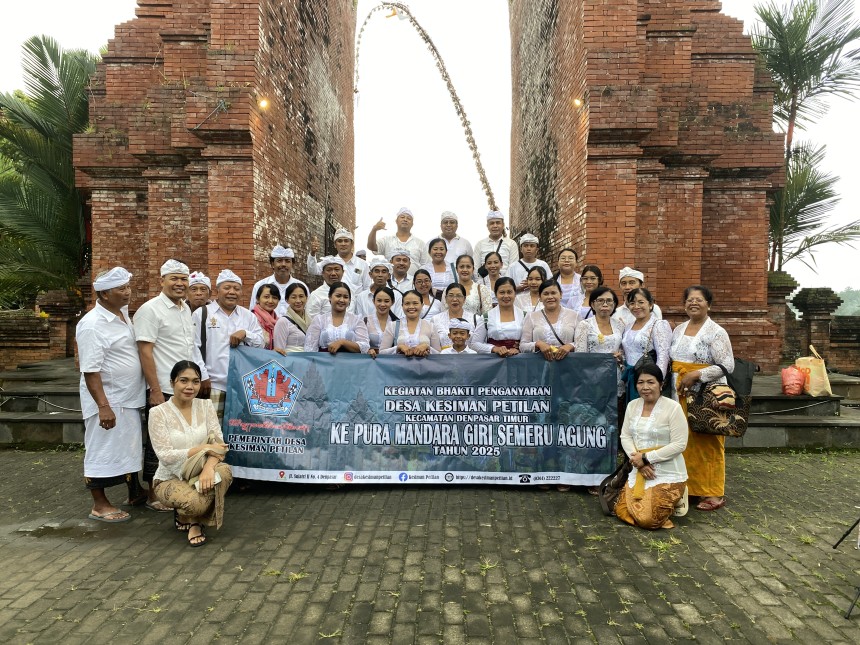 Bhakti Penganyaran Desa Kesiman Petilan ke Pura Mandara Giri Semeru Agung