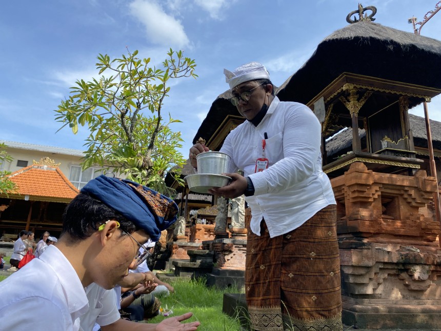 Persembahyangan Bersama Purnama Sasih Kepitu